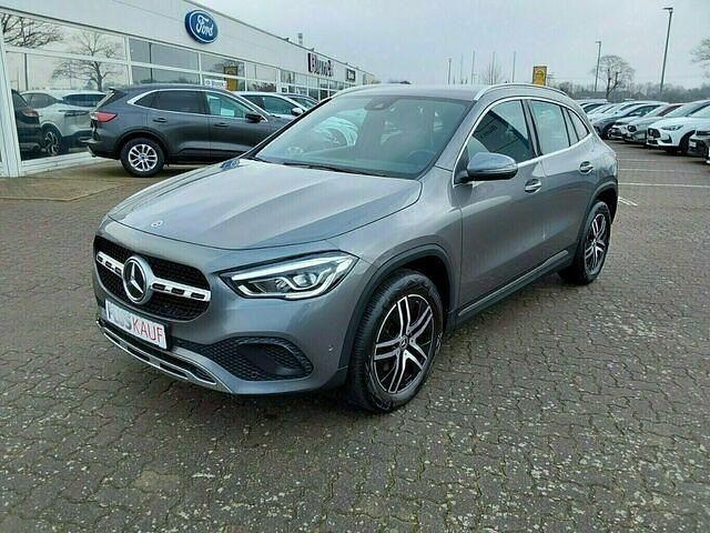 Gebraucht Mercedes GLA200 Progressive 163 PS (119 kW) 2022 Mountaingrau SUV