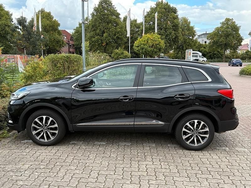 Schwarz Gebraucht 2021 Renault Kadjar Black Edition SUV | 18.500 € (Fairer Preis) - Bild 1/4