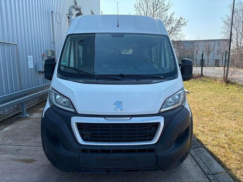 Gebraucht Peugeot Boxer 163 PS (119 kW) 2018 Weiß Van