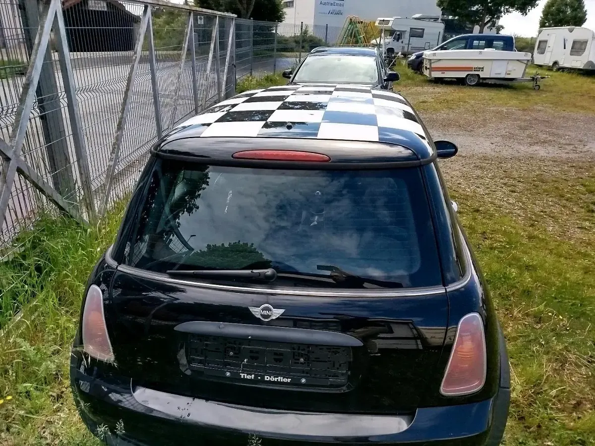 Gebraucht Mini Cooper 90 PS (66 kW) 2004 Schwarz Kleinwagen