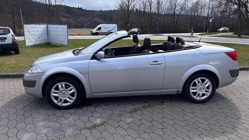 Gebraucht Renault Mégane Cabriolet Dynamique 131 PS (96 kW) 2005 Silber Cabrio