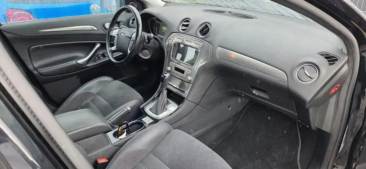 Gebraucht Ford Mondeo 163 PS (119 kW) 2010 Schwarz Kombi