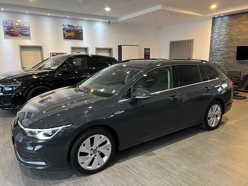 Grau Gebraucht 2021 VW Golf VIII Kombi | 17.985 € (Fairer Preis) - Bild 1/4