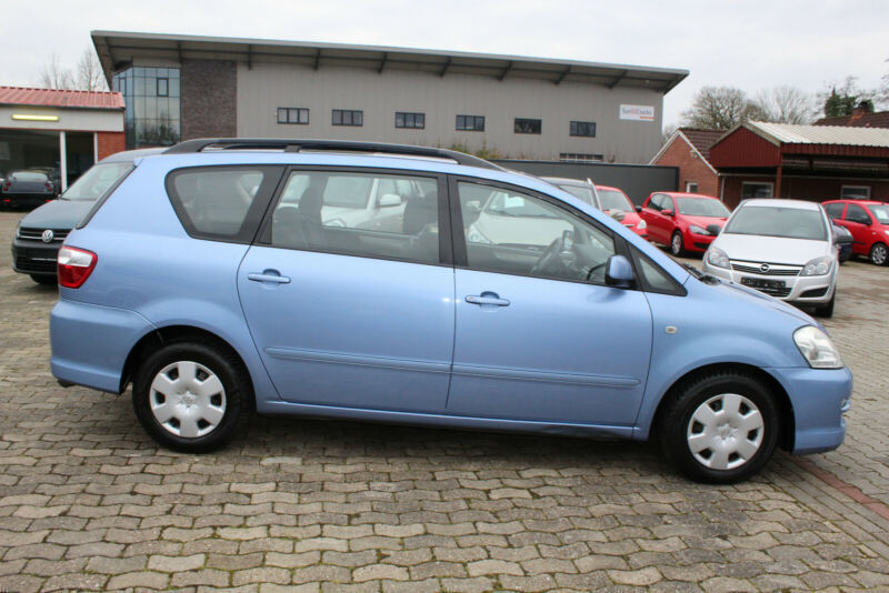 Verkauft Toyota Avensis Verso 2.0 Exec., gebraucht 2005