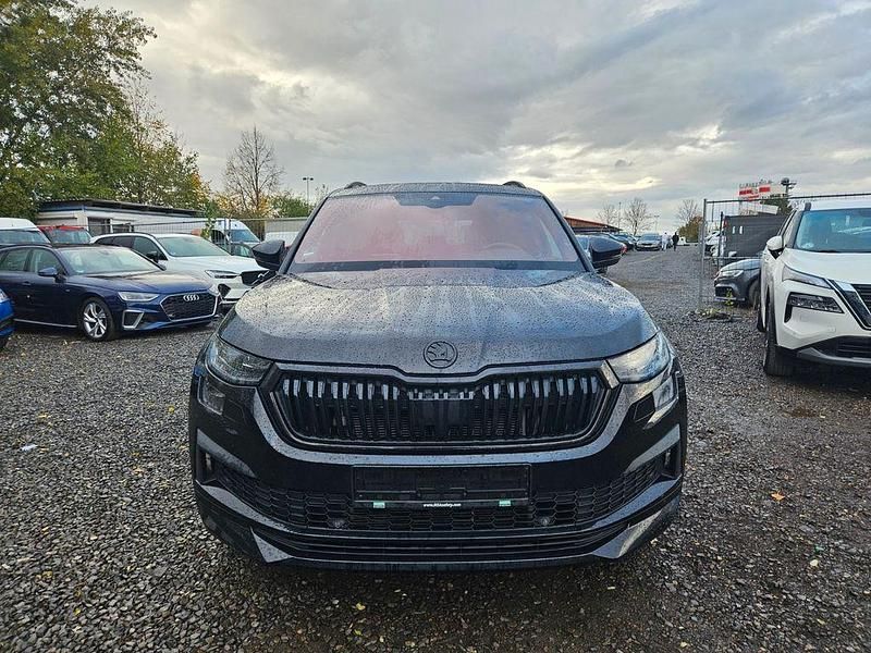 Schwarz Gebraucht 2022 Skoda Kodiaq SportLine SUV | 24.900 € (Teuer) - Bild 1/4