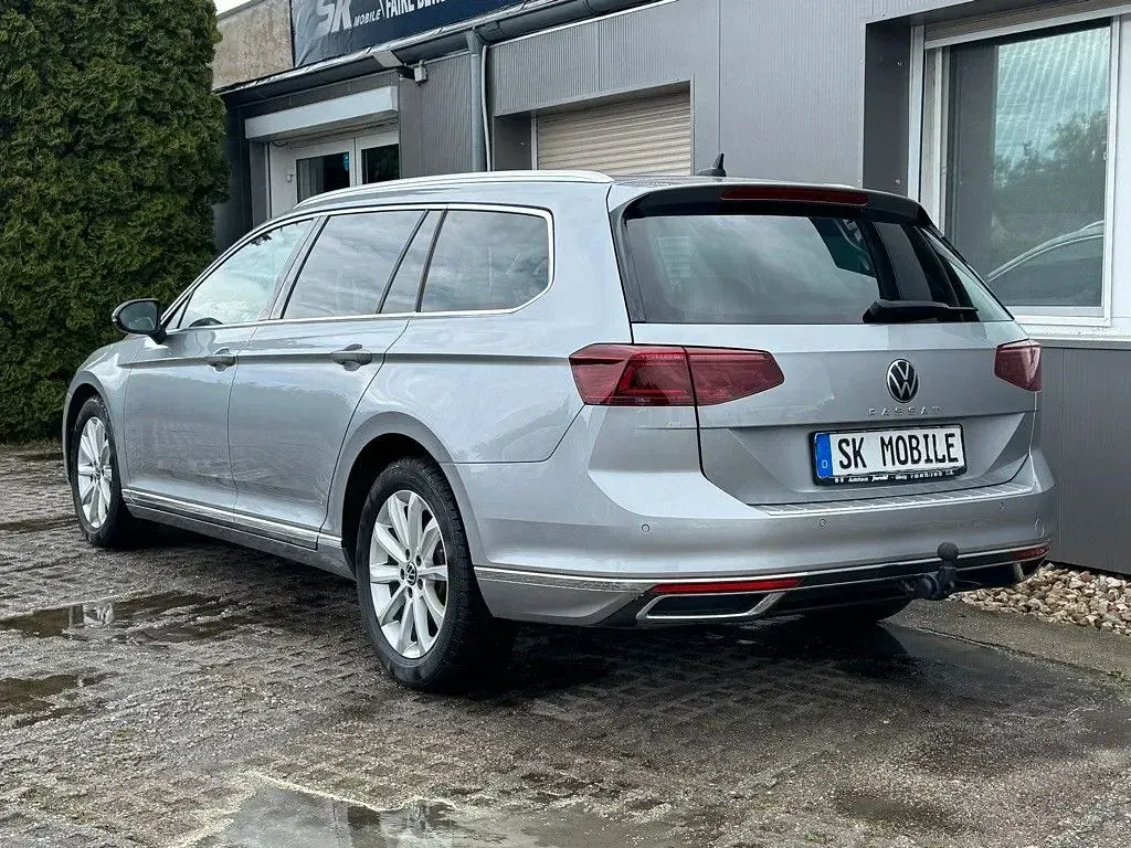 Używany VW Passat Elegance 150 KM (110 kW) 2021 Srebrny Sedan/Limuzyna