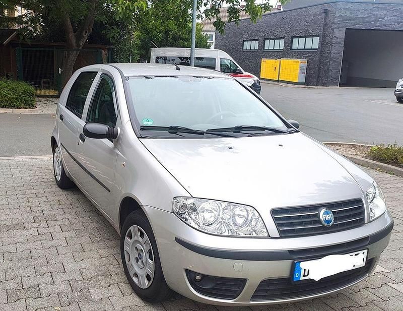 Grau Gebraucht 2005 Fiat Punto Kleinwagen | 1.000 € (Fairer Preis) - Bild 1/4