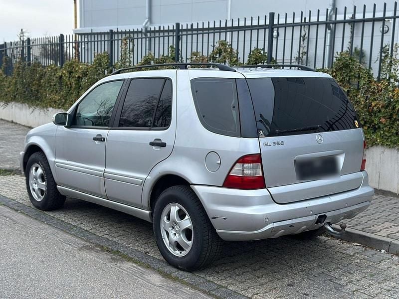Gebraucht Mercedes ML270 163 PS (119 kW) 2004 Silber SUV