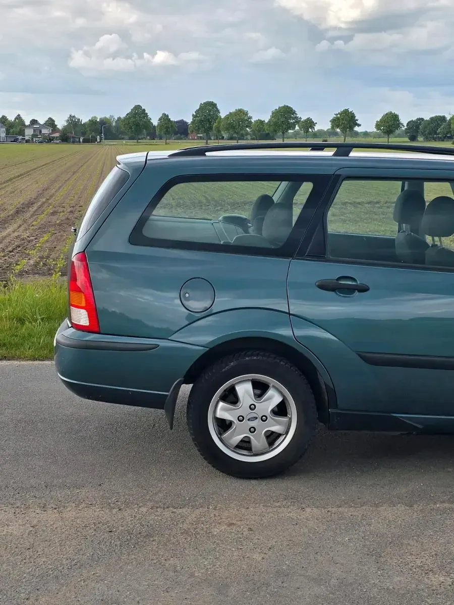 Gebraucht Ford Focus 101 PS (74 kW) 2002 Kombi
