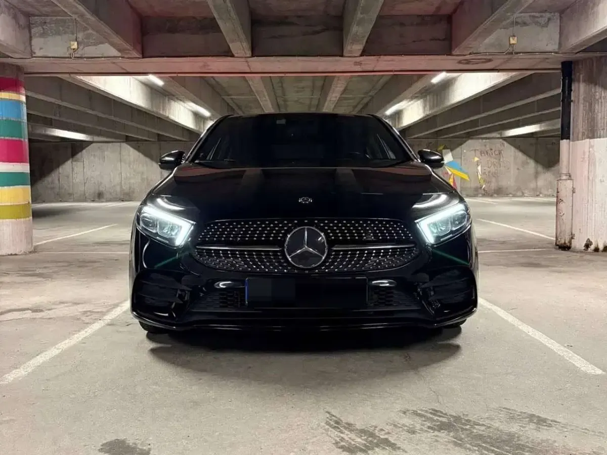 Gebraucht Mercedes A200 163 PS (119 kW) 2019 Schwarz Limousine