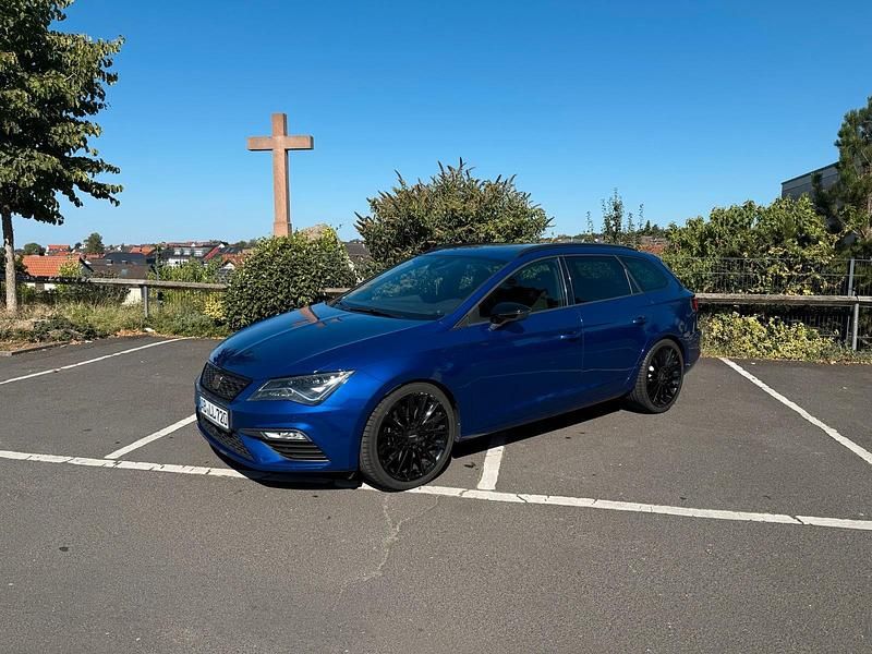 Blau Gebraucht 2019 Cupra Leon Kombi | 24.000 € (Fairer Preis) - Bild 1/4