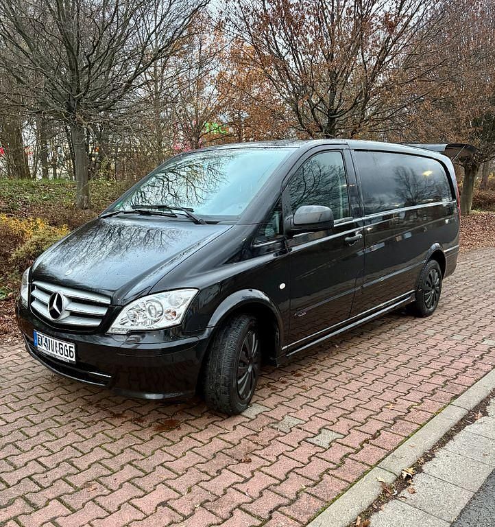 Schwarz Gebraucht 2014 Mercedes Vito Van / Kleinbus | 16.950 € (Fairer Preis) - Bild 1/4