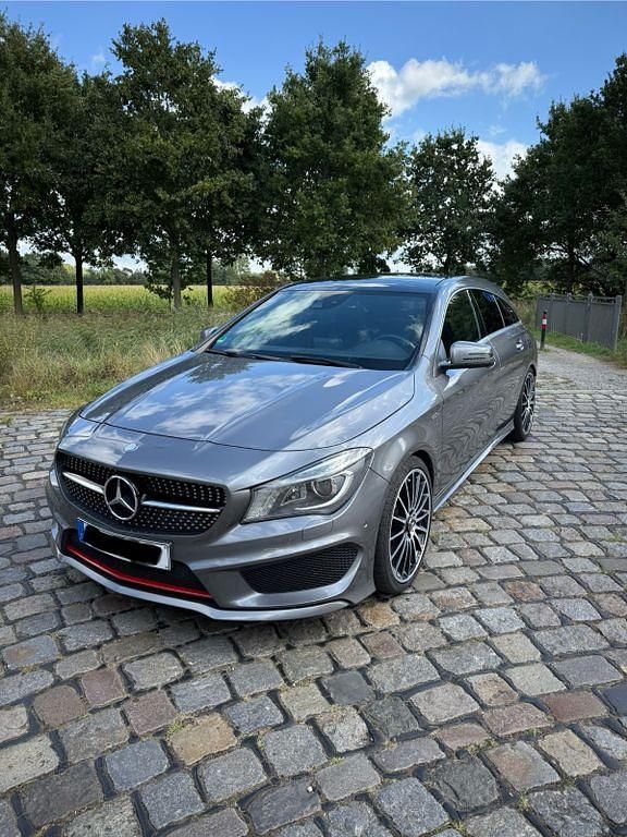 Grau Gebraucht 2015 Mercedes CLA250 Shooting Brake Kombi | 16.999 € (Fairer Preis) - Bild 1/4