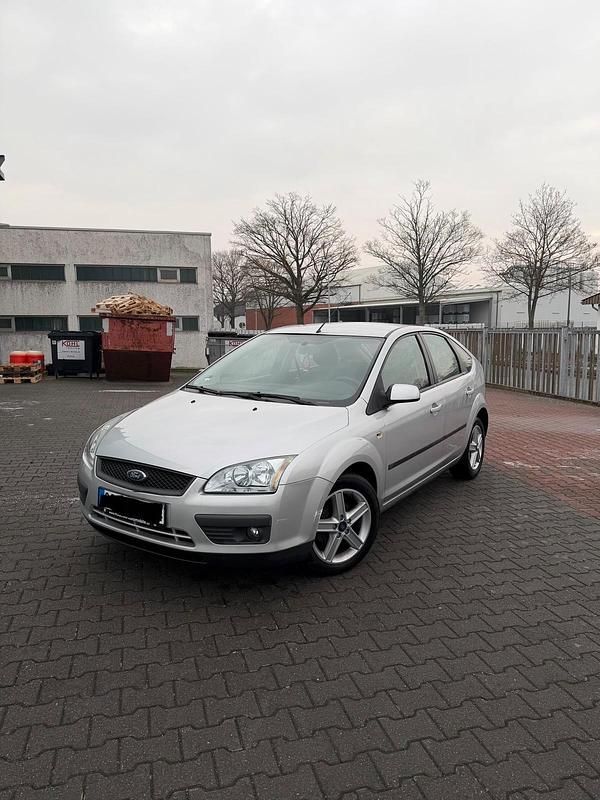 Silber Gebraucht 2006 Ford Focus Kleinwagen | 1.900 € (Fairer Preis) - Bild 1/4