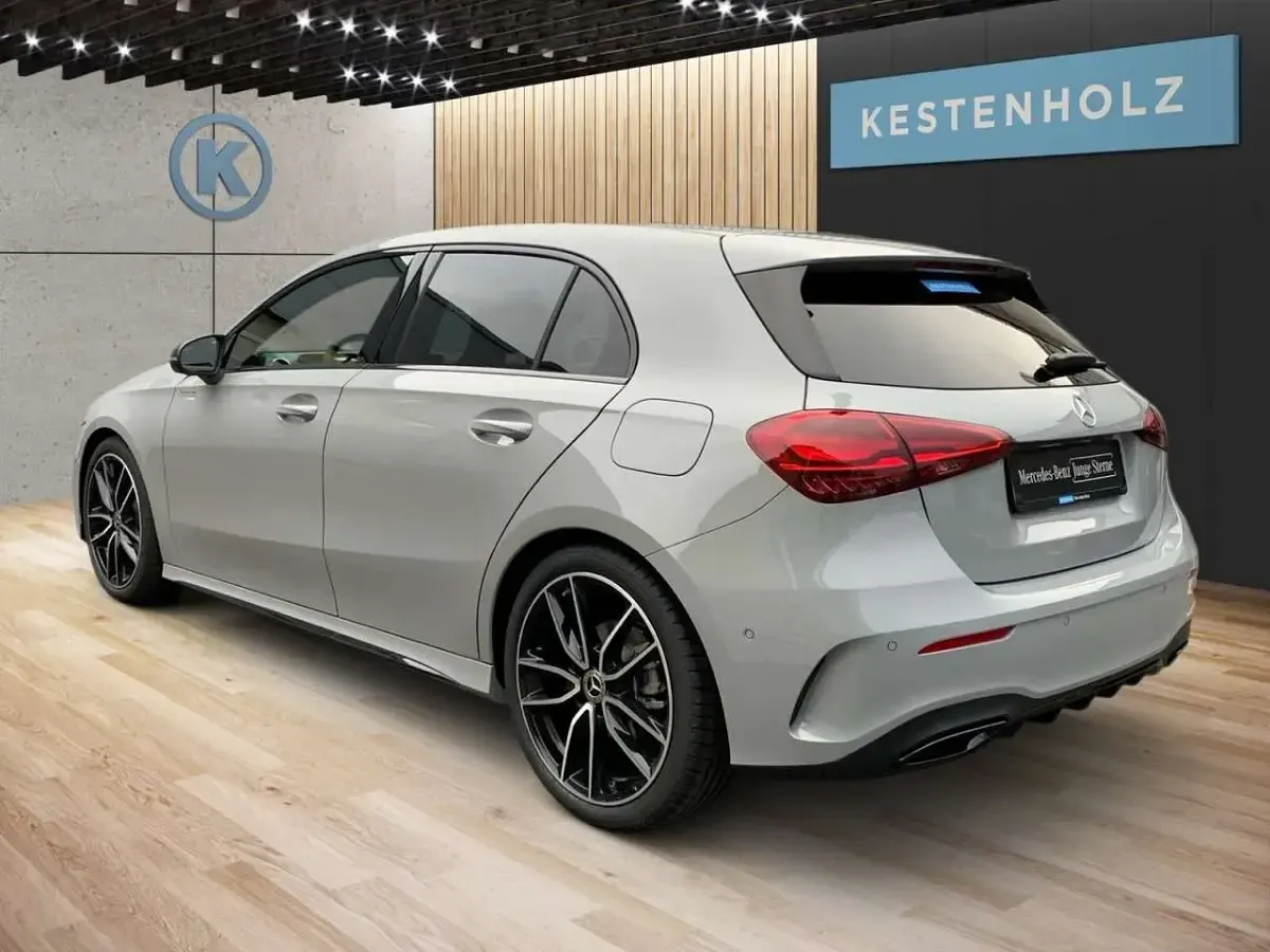 Gebraucht Mercedes A180 AMG 136 PS (100 kW) 2026 Alpingrauunilack Limousine