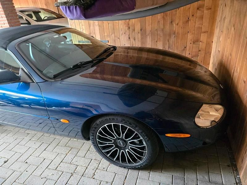 Gebraucht Jaguar XK8 209 PS (153 kW) 1998 Blau Cabrio