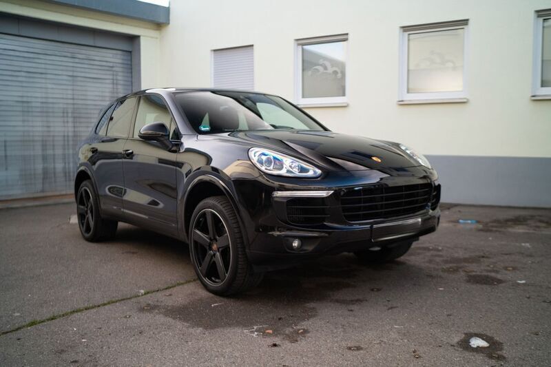 Schwarz Gebraucht 2017 Porsche Cayenne Platinum Edition SUV | 34.500 € (Fairer Preis) - Bild 1/4