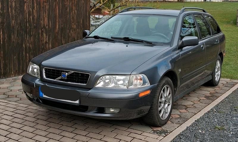 Gebraucht Volvo V40 122 PS (89 kW) 2003 Grau Kombi