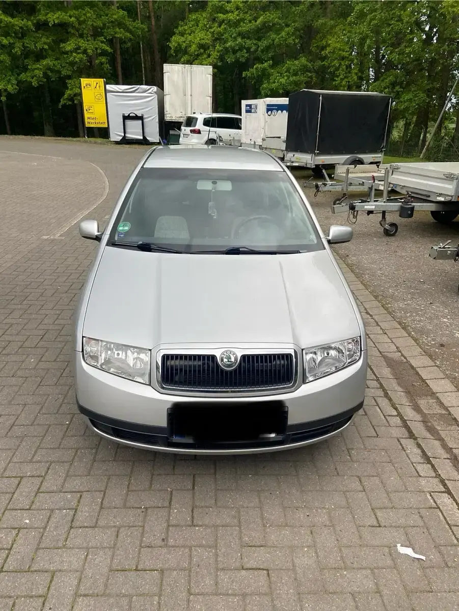 Używany Skoda Fabia 75 KM (55 kW) 2004 Srebrny Hatchback