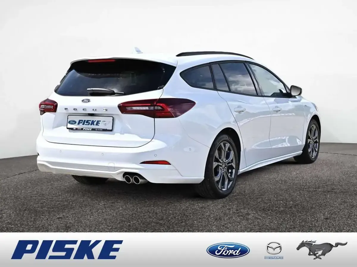 Neu Ford Focus ST-Line 125 PS (91 kW) 2026 Frozen white Kombi