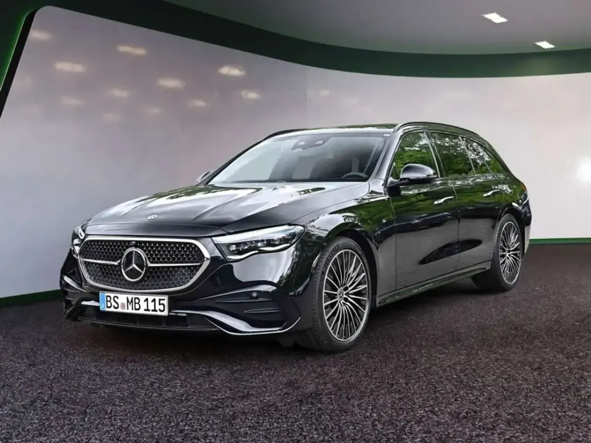 Gebraucht Mercedes E220 Advanced Plus 197 PS (144 kW) 2026 Schwarz Kombi