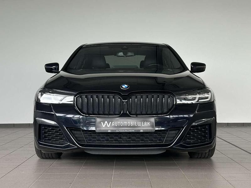 Gebraucht BMW 550 530 PS (389 kW) 2021 Carbonschwarz Limousine