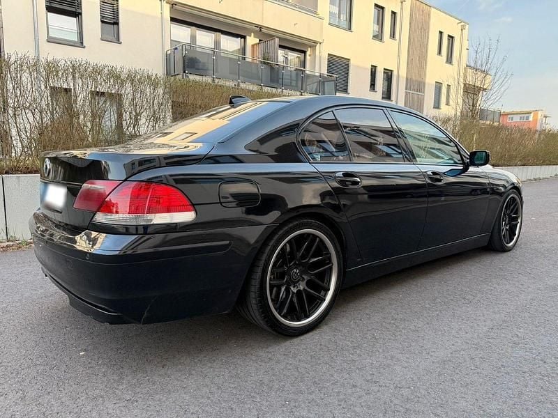 Second-hand BMW 730 231 CP (169 kW) 2005 Negru Berlinǎ