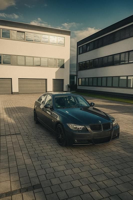 Grau Gebraucht 2006 BMW 318 Limousine | 4.750 € (Etwas zu teuer) - Bild 1/4
