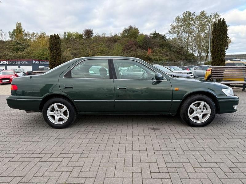 Gebraucht Toyota Camry 131 PS (96 kW) 2000 Grün Limousine