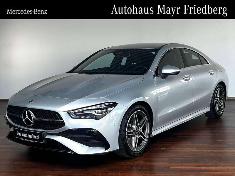 Iridiumsilber Gebraucht 2024 Mercedes CLA200 AMG Coupé | 36.389 € (Fairer Preis) - Bild 1/4