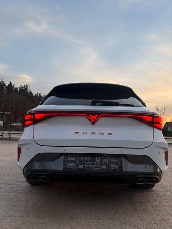 Gebraucht Cupra Leon 150 PS (110 kW) 2025 Weiß Kombi