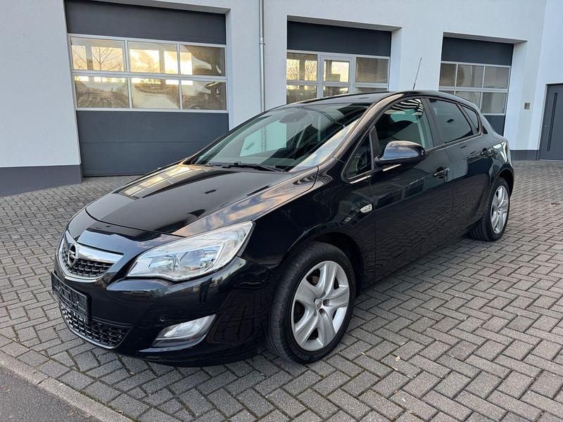 Gebraucht Opel Astra Design Edition 120 PS (88 kW) 2011 Schwarz Limousine
