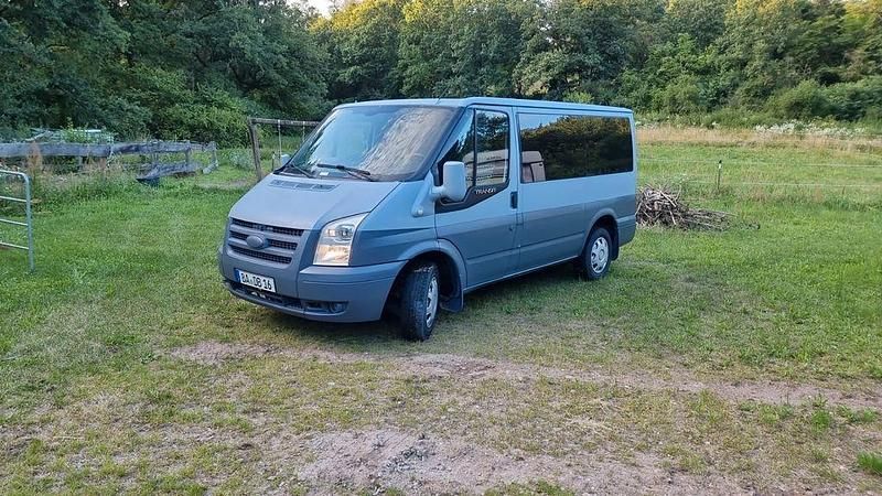 Grau Gebraucht 2009 Ford Tourneo Van / Kleinbus | 4.250 € - Bild 1/4