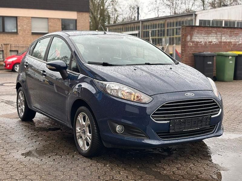 Gebraucht Ford Fiesta Trend 80 PS (58 kW) 2015 Blau Limousine