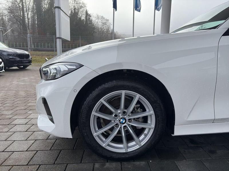 Gebraucht BMW 318 156 PS (114 kW) 2025 Alpinweiss uni Limousine