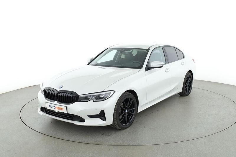 Weiß Gebraucht 2021 BMW 320 Advantage Limousine | 30.470 € (Etwas zu teuer) - Bild 1/3