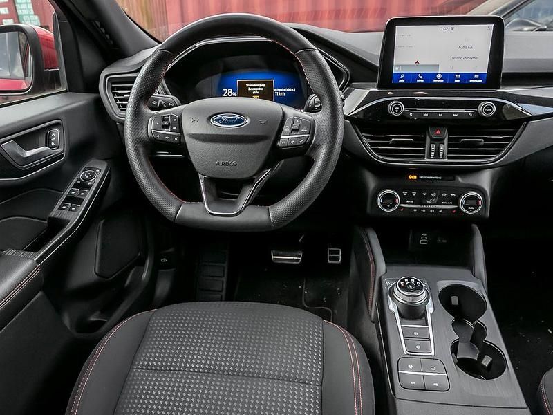 Gebraucht Ford Kuga ST-Line 224 PS (164 kW) 2022 Rot SUV