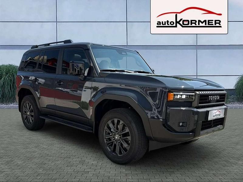 Dark grey Neu 2025 Toyota Land Cruiser TEC-Edition SUV | 89.990 € (Fairer Preis) - Bild 1/4