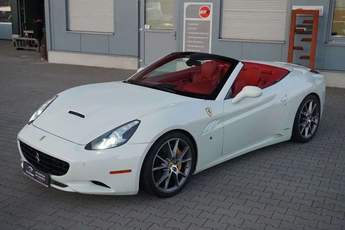 Gebraucht Ferrari California 460 PS (338 kW) 2012 Weiß Cabrio