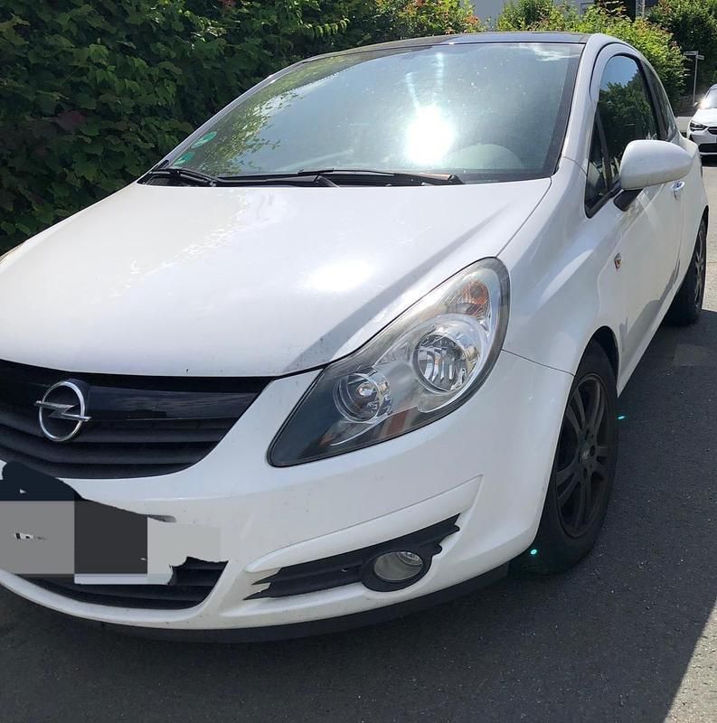 Weiß Gebraucht 2010 Opel Corsa Kleinwagen | 900 € (Superpreis) - Bild 1/4