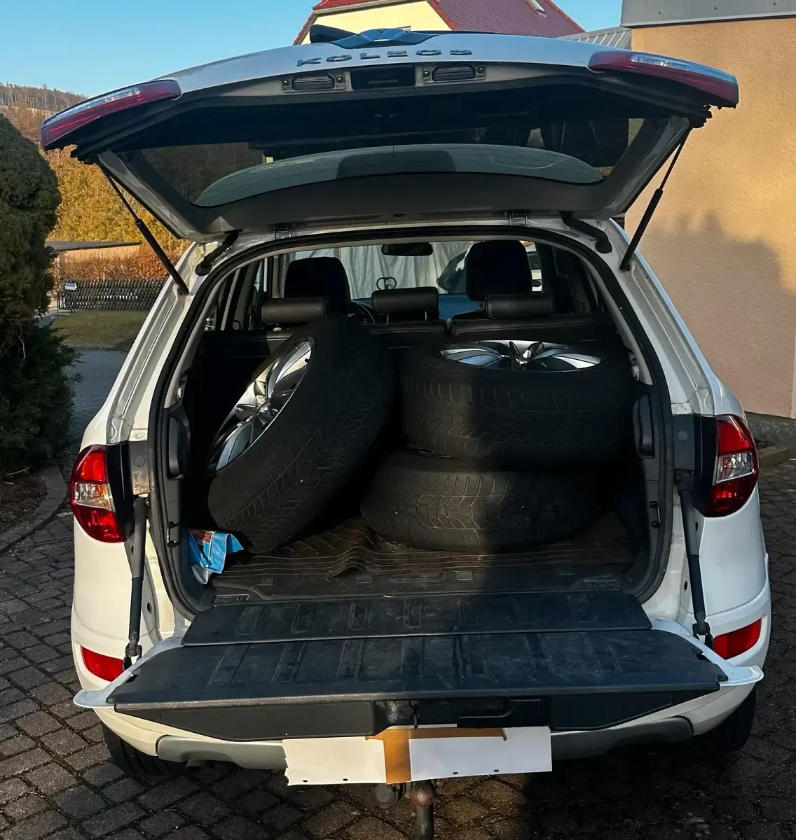 Second-hand Renault Koleos 150 CP (110 kW) 2012 Alb SUV