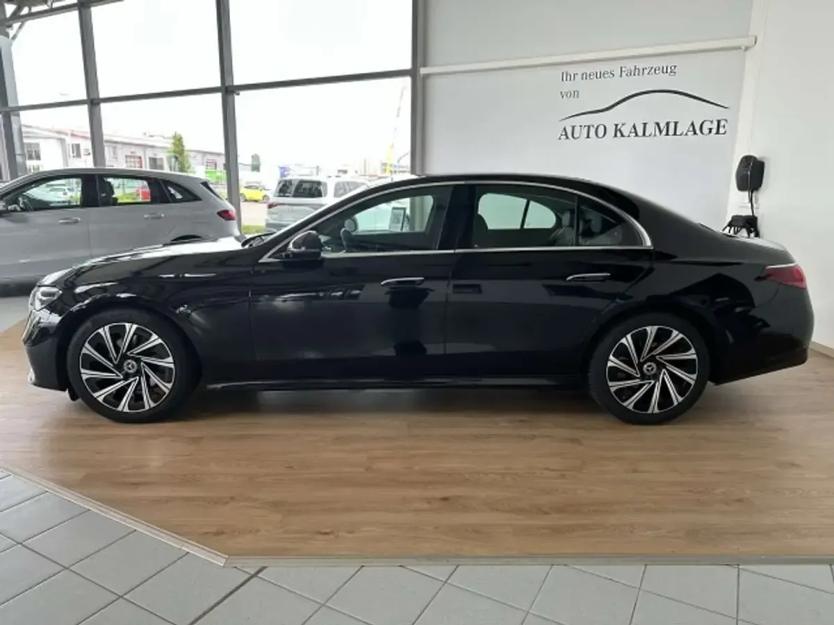 Gebraucht Mercedes E220 Avantgarde 197 PS (144 kW) 2024 Lack obsidianschwarz Limousine