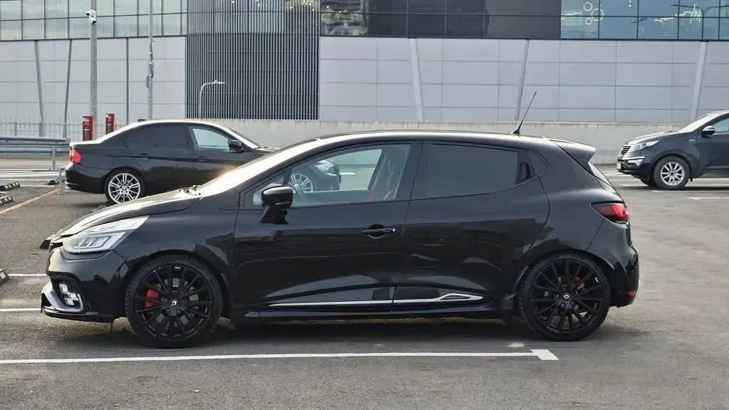 Gebraucht Renault Clio Trophy 220 PS (161 kW) 2017 Schwarz Limousine
