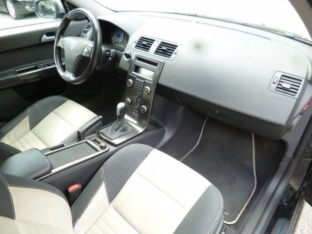 Gebraucht Volvo V50 Summum 180 PS (132 kW) 2008 Schwarz metallic Kombi