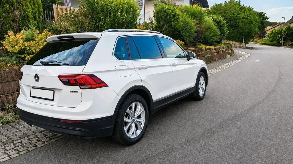 Gebraucht VW Tiguan 190 PS (139 kW) 2020 Weiß SUV