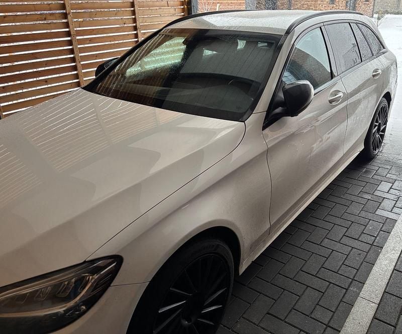 Gebraucht Mercedes C220 194 PS (142 kW) 2020 Weiß Kombi