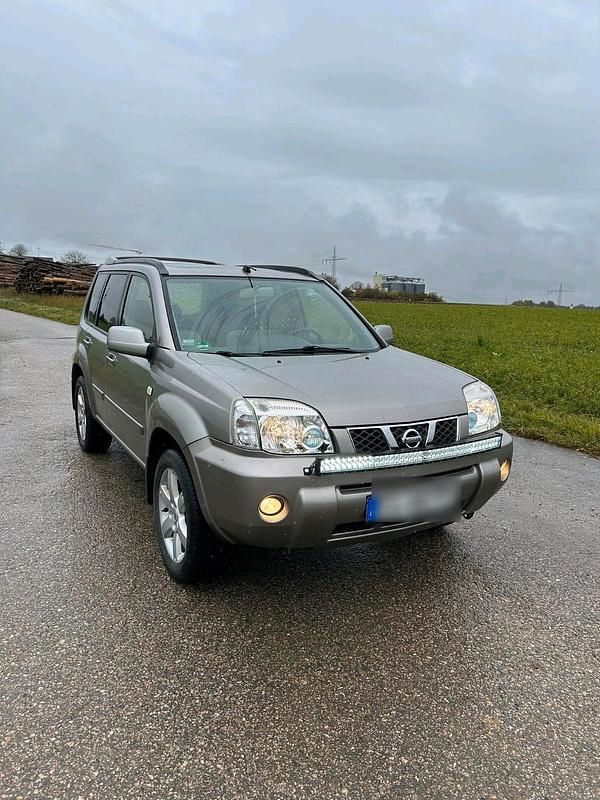 Grau Gebraucht 2006 Nissan X-Trail SUV | 4.100 € (Fairer Preis) - Bild 1/4