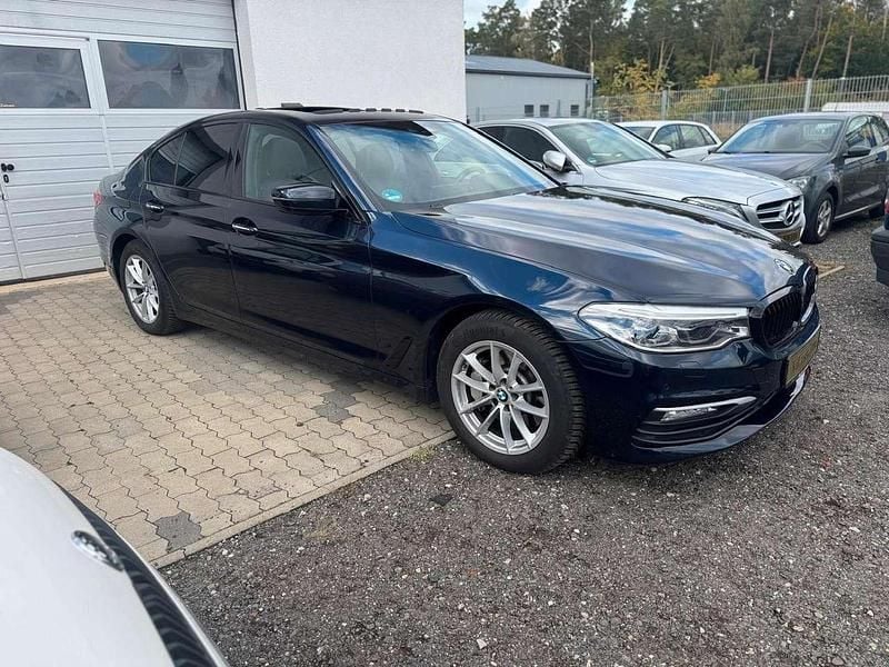 Gebraucht BMW 530 Sport Line 265 PS (194 kW) 2017 Blau Limousine