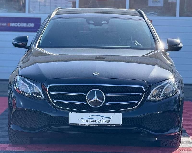Gebraucht Mercedes E300 194 PS (142 kW) 2020 Schwarz Kombi