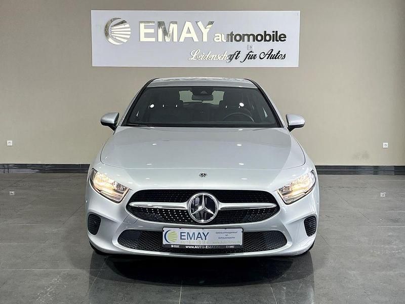 Gebraucht Mercedes A200 150 PS (110 kW) 2022 Iridiumsilber  metalliclack Limousine